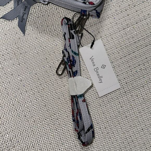 Vera Bradley RFID 3 in 1 Vineyard Floral Ultralight Quilted Cotton Crossbody Bag - Picture 14 of 17